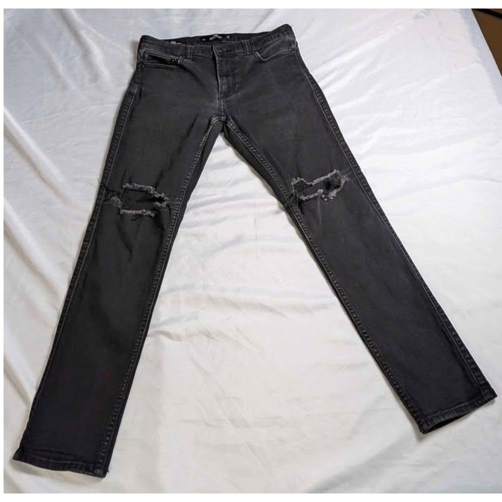 Hollister ~ Ripped Distressed Skinny Jeans ~ Women Size W30/L30 Black Denim